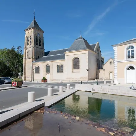 Nouveau Notre Dame/ Netflix * Soisy-sur-Seine